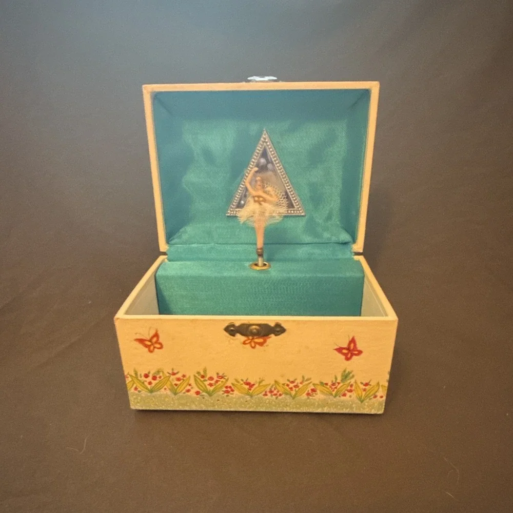 Rosaico Commodore Ballerina Music Box Floral Butterfly White Wood Green Interior